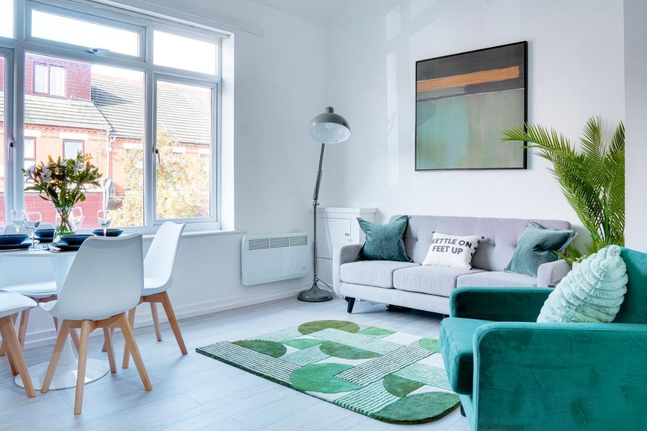 Modern 2 Bedroom Flat - 15 Minutes To Liverpool Birkenhead Exterior foto